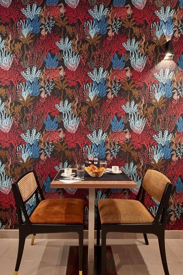 Tourisme Avenue 4* פריז