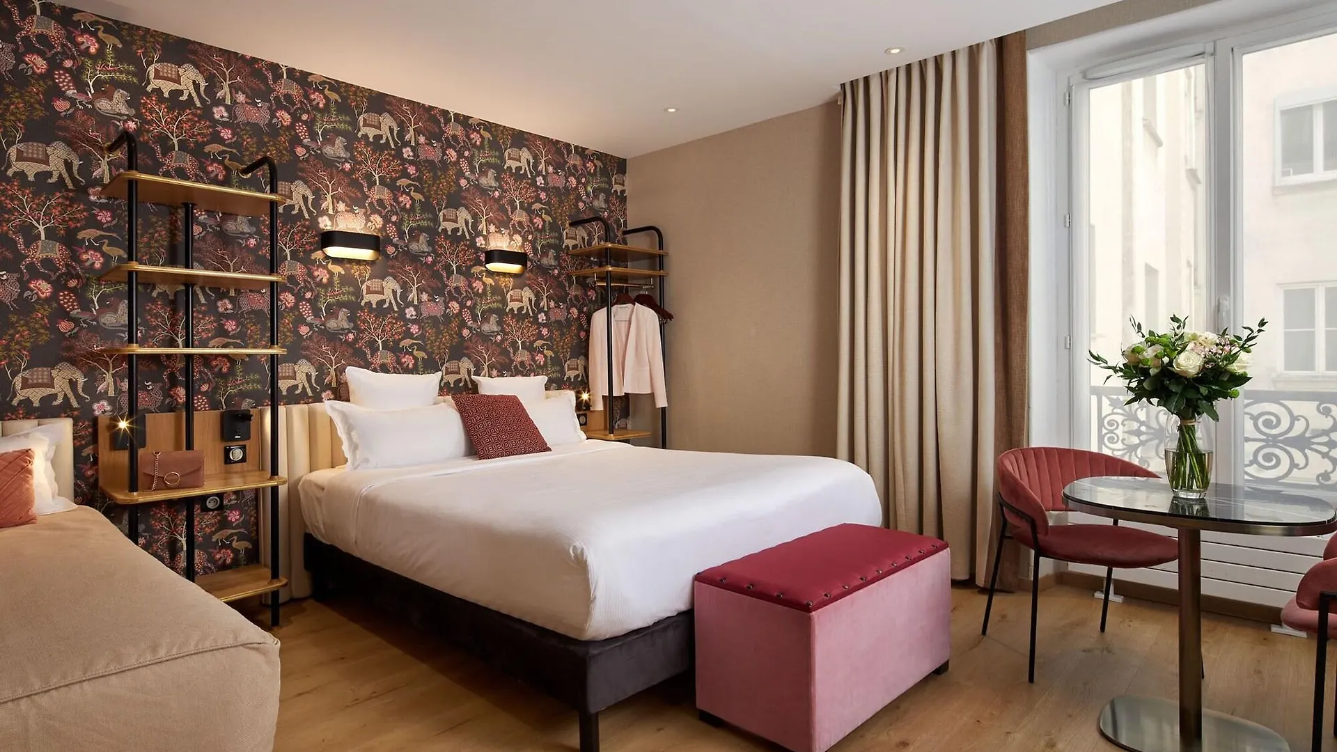 מלון Tourisme Avenue 4*