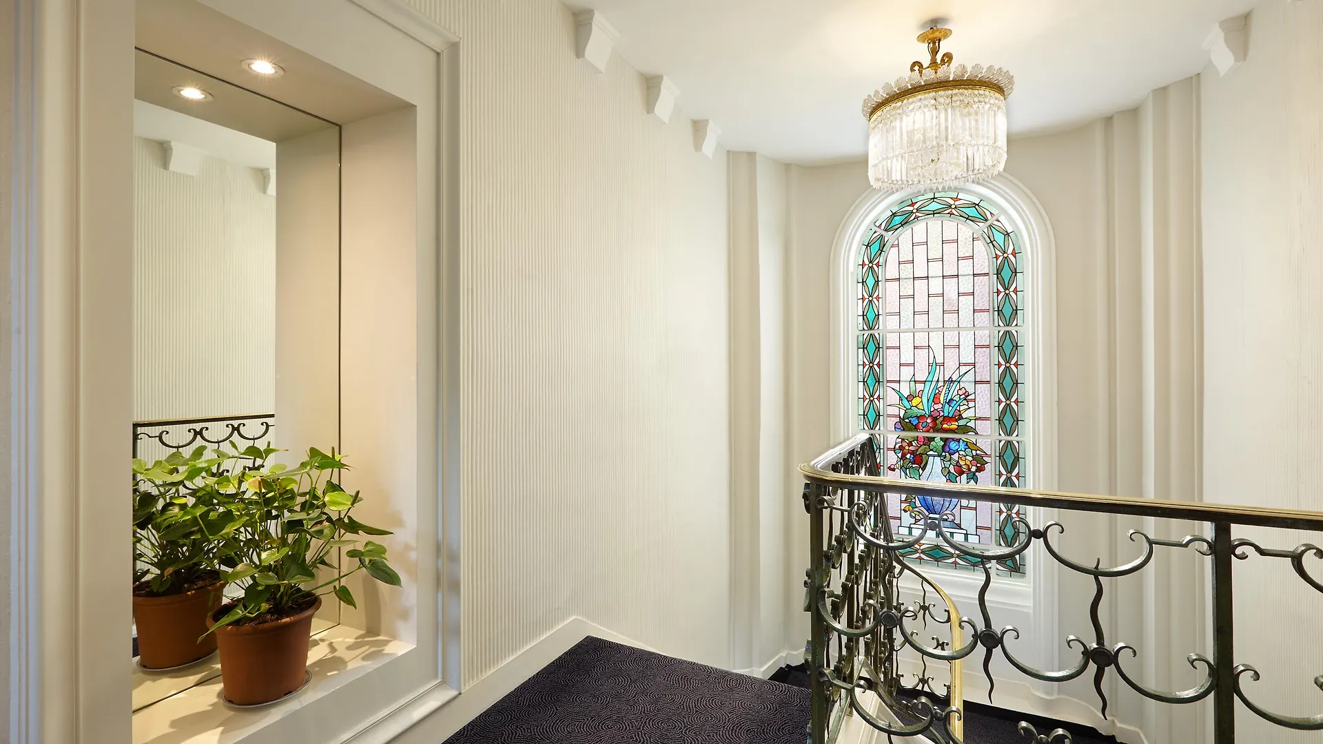 Otel Tourisme Avenue 4*