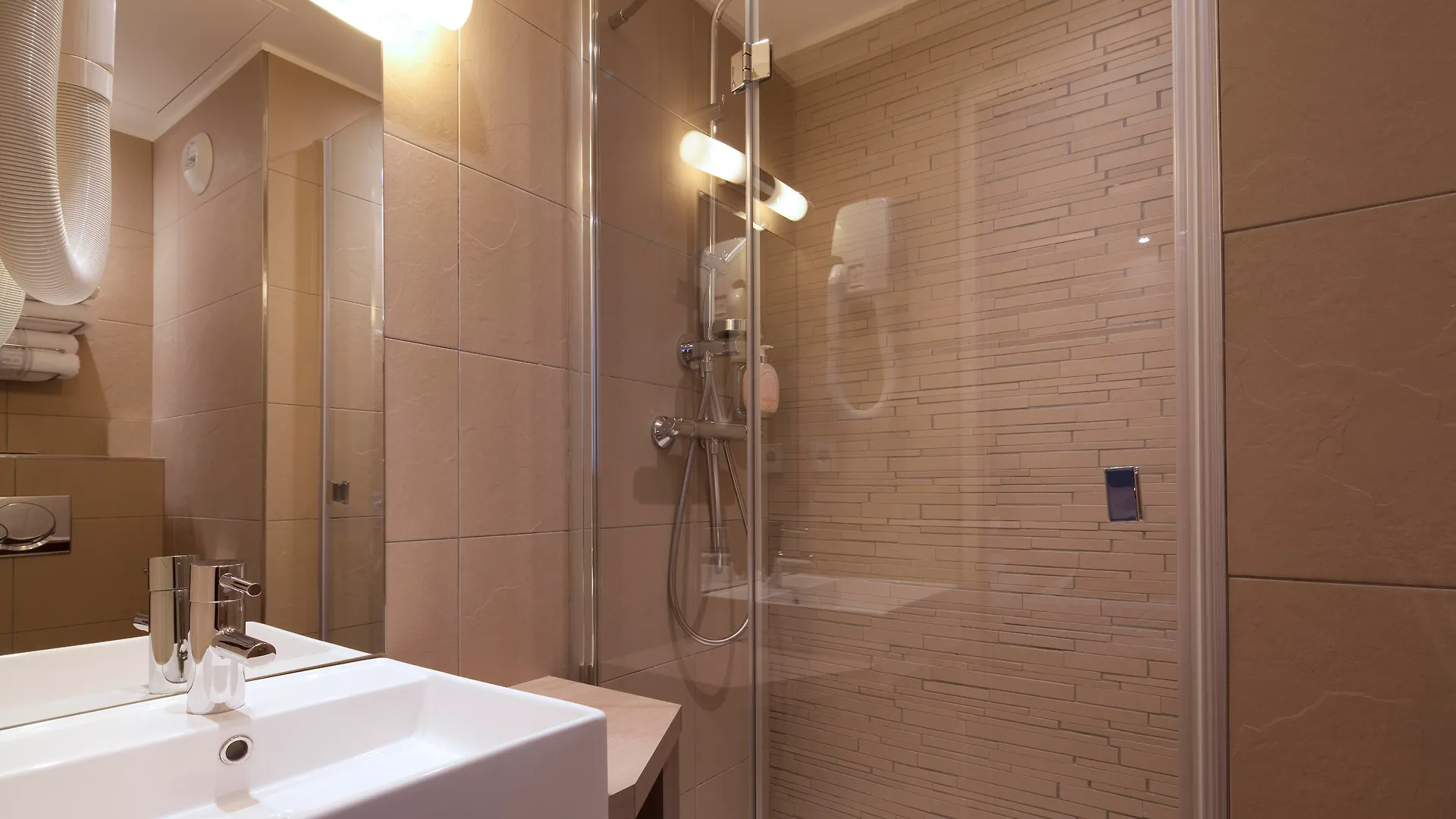 Tourisme Avenue 4*