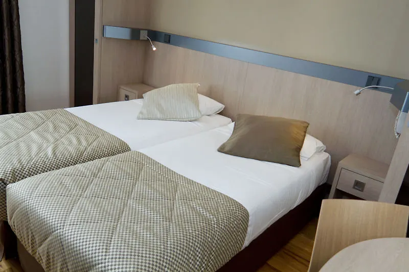 Otel Tourisme Avenue 4*